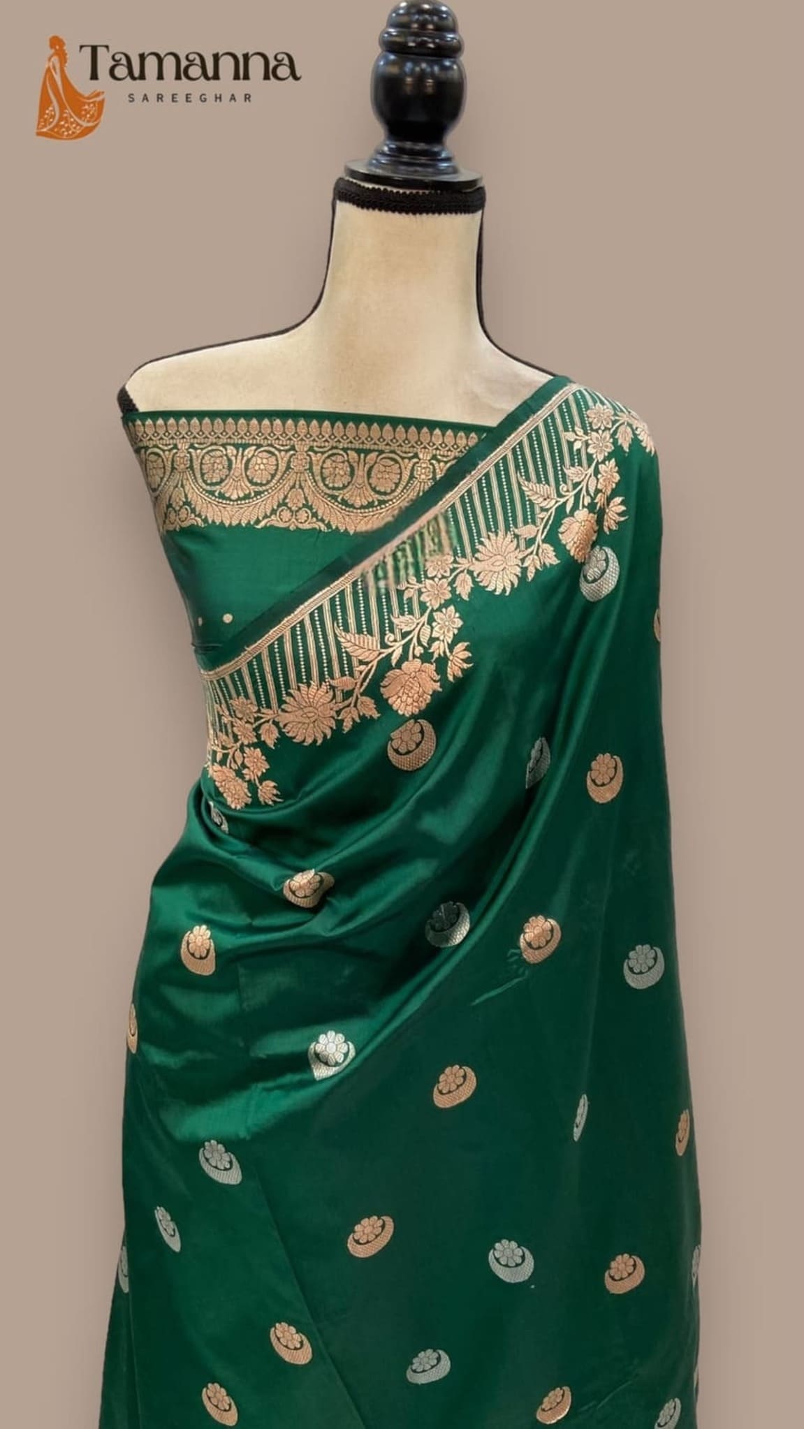 Green silk saree with diagonal pallu border and all-over kadua motif pattern
