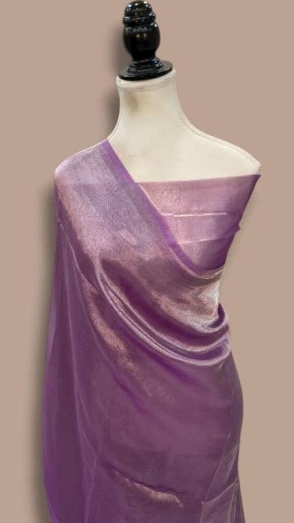 Lavender saree with contrasting light pallu and plain woven border on the edge