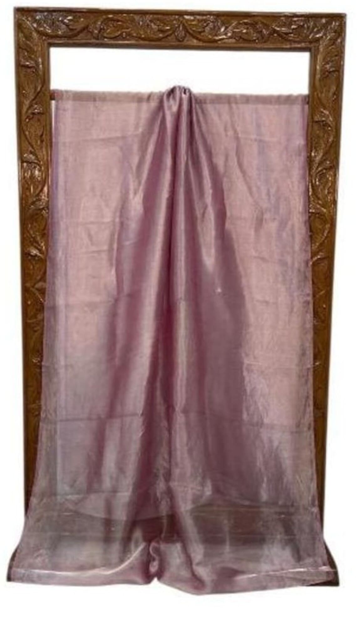 Lilac Banarasi saree, folded with pleated pallu and subtle border detail